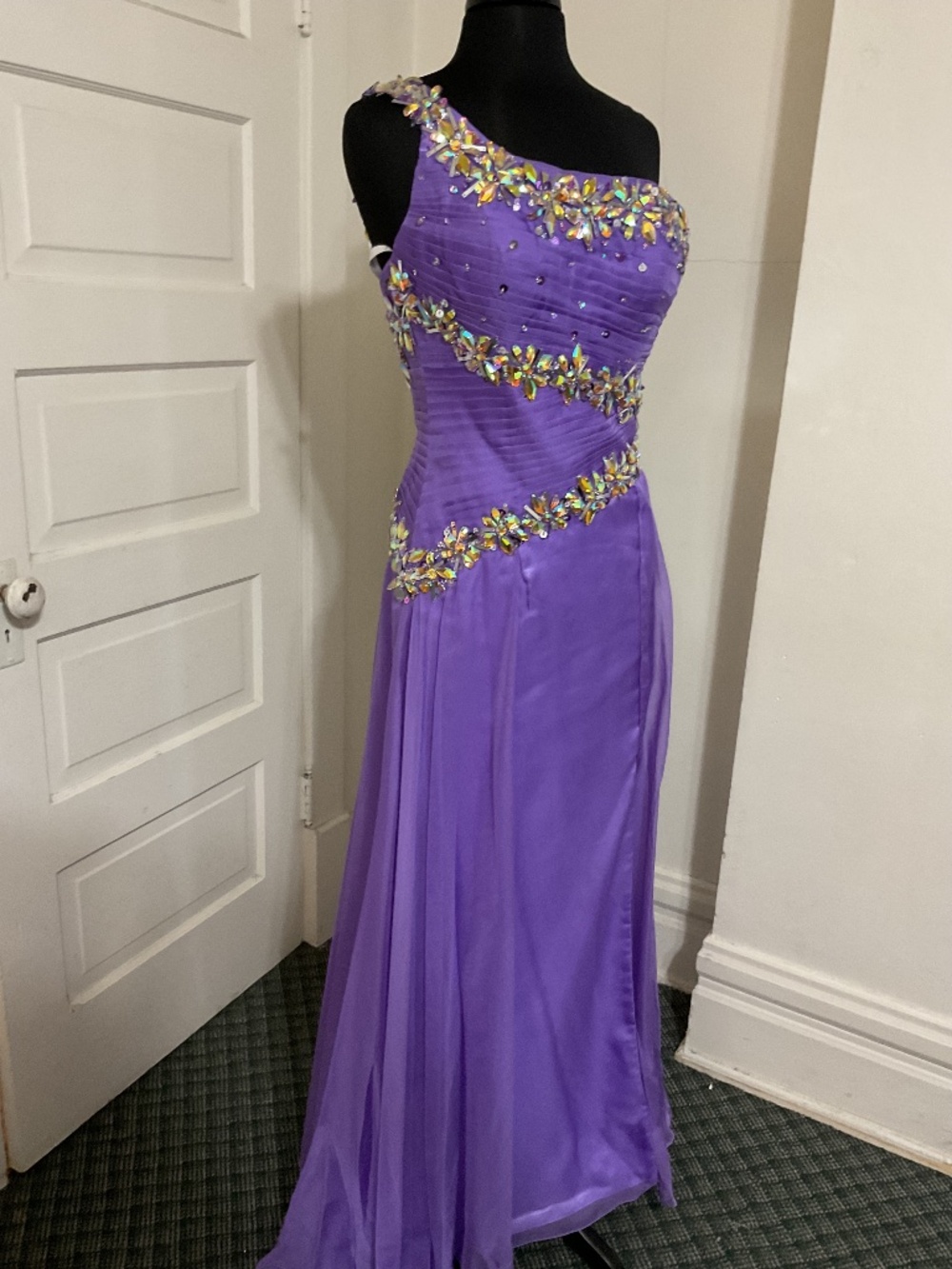 NWT PANOPLY GRAPE FROST GOWN SIZE 4